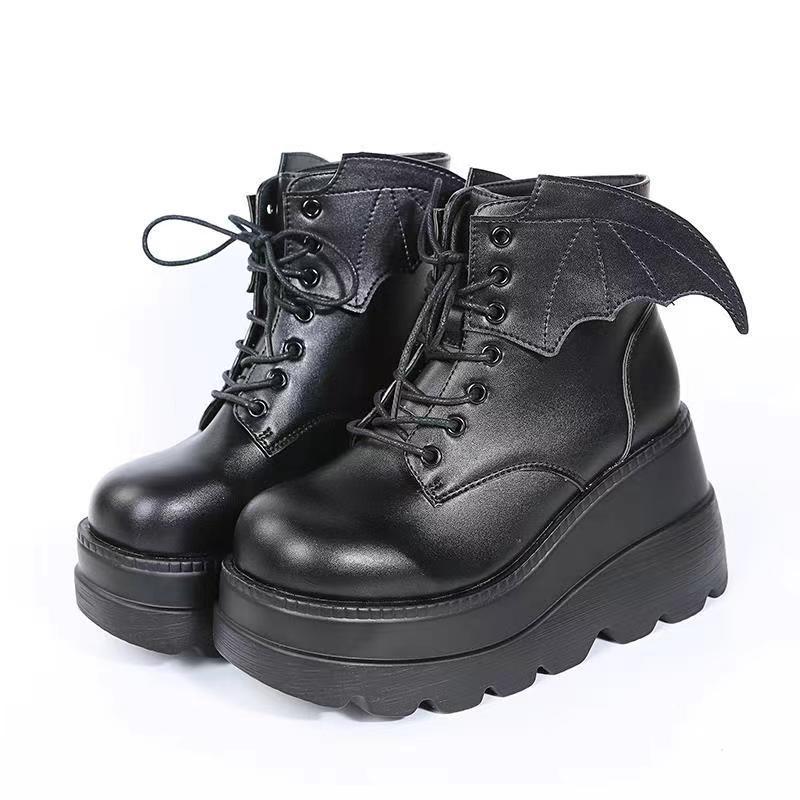 Street Fashion Plus Size - Botas de plataforma góticas con alas