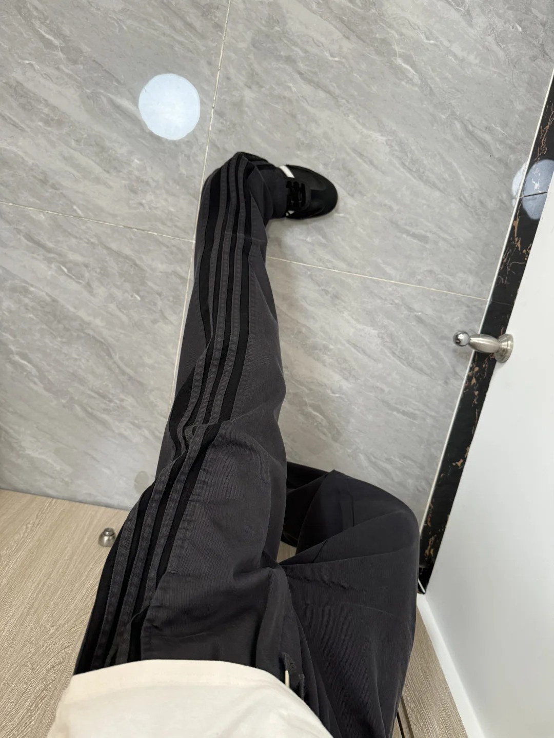 Pantalones Cleanfit de Pierna  - Street Fashion Vibes reseña y precio