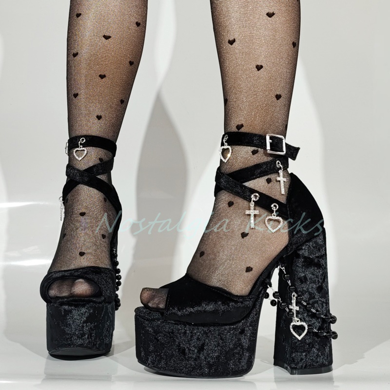 Sandalias góticas de tacón alt - Street Fashion Rome reseña y precio