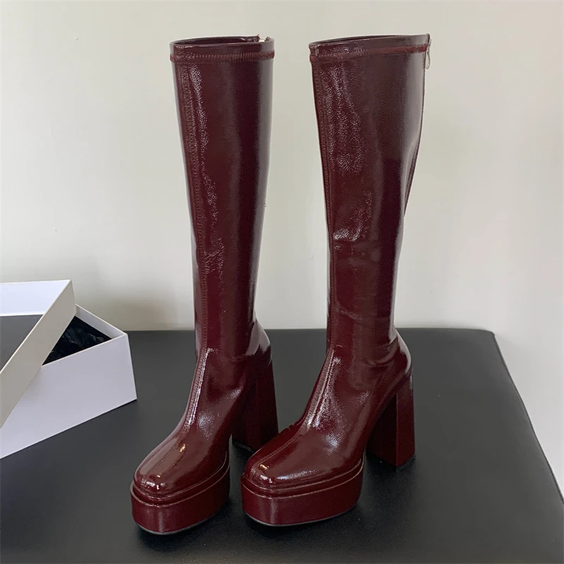 Eilyken, botas hasta la rodill - Street Fashion Rome reseña y precio