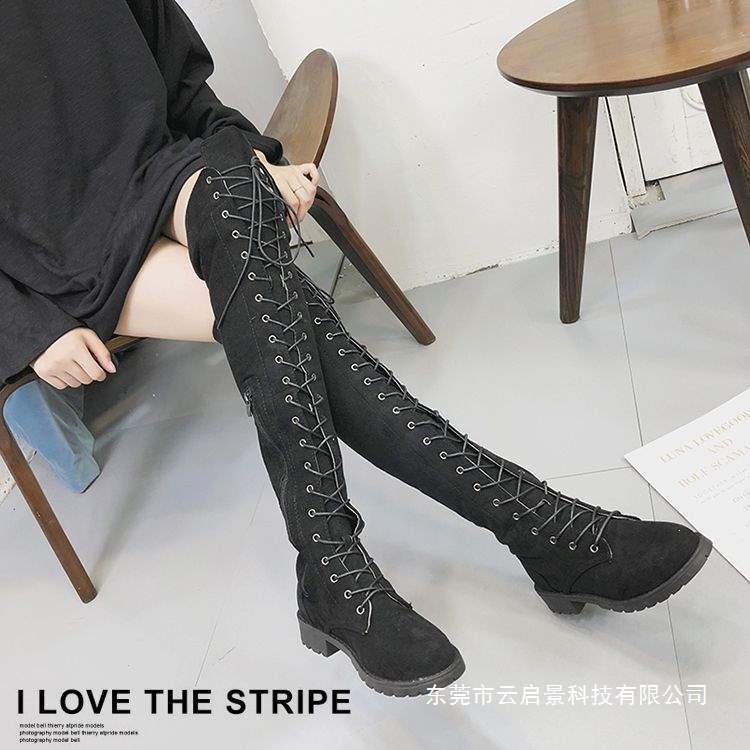 Botas planas con cordones por  - Street Fashion Plus Size reseña y precio
